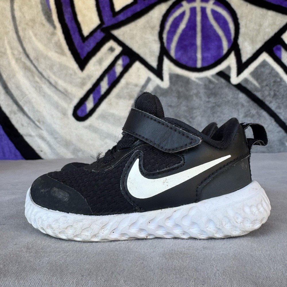 Size 5c - Nike Revolution Toddler‎ Shoes Black/White BQ5673-003